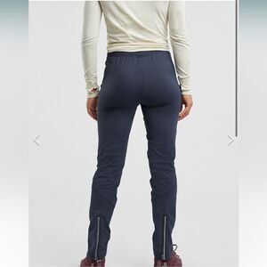 LIKE NEW WOMEN’S BLACK COLD KILLER TITLE NINE SOFT SHELL PANTS SIZE XXS